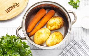 Растения преображаются на глазах: полив грядок водой от вареных овощей